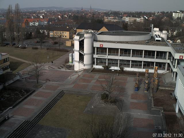 Foto der Webcam: Verwaltungsgeb&auml;ude, Innenhof mit Audimax, H&ouml;rsaal-Geb&auml;ude 1