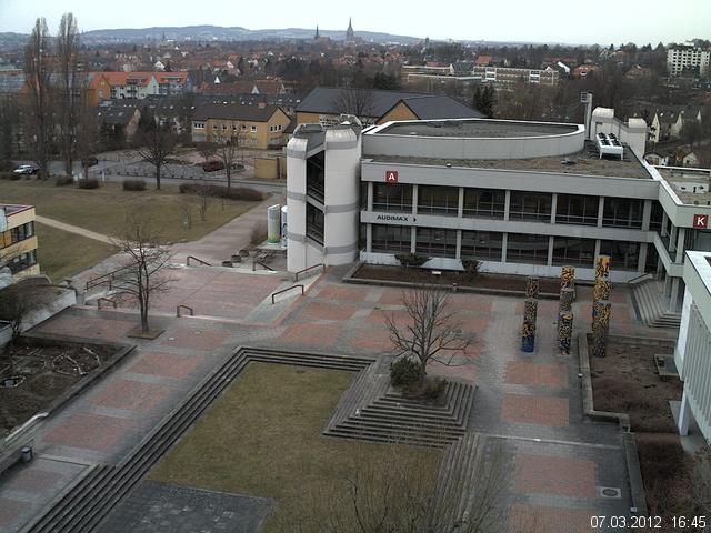 Foto der Webcam: Verwaltungsgeb&auml;ude, Innenhof mit Audimax, H&ouml;rsaal-Geb&auml;ude 1