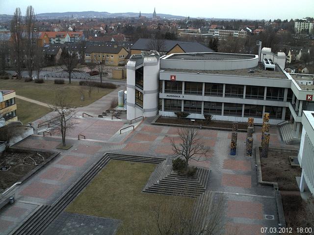 Foto der Webcam: Verwaltungsgeb&auml;ude, Innenhof mit Audimax, H&ouml;rsaal-Geb&auml;ude 1
