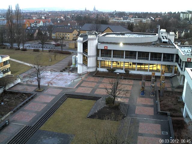 Foto der Webcam: Verwaltungsgeb&auml;ude, Innenhof mit Audimax, H&ouml;rsaal-Geb&auml;ude 1