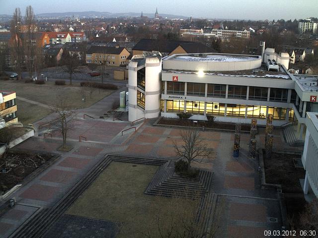 Foto der Webcam: Verwaltungsgeb&auml;ude, Innenhof mit Audimax, H&ouml;rsaal-Geb&auml;ude 1