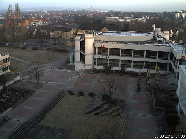 Foto der Webcam: Verwaltungsgeb&auml;ude, Innenhof mit Audimax, H&ouml;rsaal-Geb&auml;ude 1