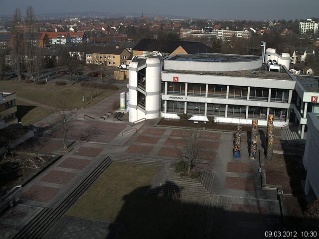 Foto der Webcam: Verwaltungsgeb&auml;ude, Innenhof mit Audimax, H&ouml;rsaal-Geb&auml;ude 1
