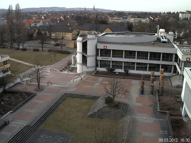 Foto der Webcam: Verwaltungsgeb&auml;ude, Innenhof mit Audimax, H&ouml;rsaal-Geb&auml;ude 1