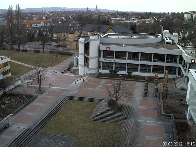 Foto der Webcam: Verwaltungsgeb&auml;ude, Innenhof mit Audimax, H&ouml;rsaal-Geb&auml;ude 1