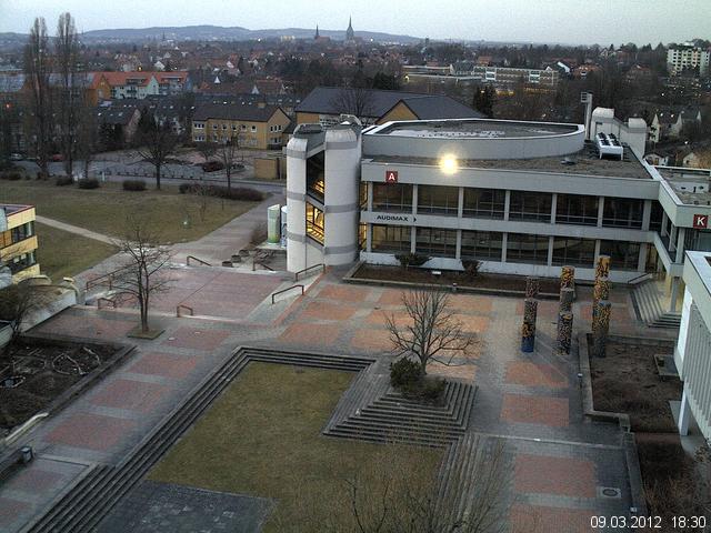 Foto der Webcam: Verwaltungsgeb&auml;ude, Innenhof mit Audimax, H&ouml;rsaal-Geb&auml;ude 1