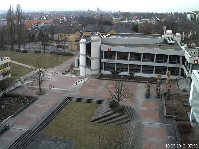 Foto der Webcam: Verwaltungsgeb&auml;ude, Innenhof mit Audimax, H&ouml;rsaal-Geb&auml;ude 1