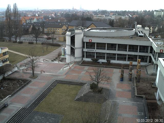 Foto der Webcam: Verwaltungsgeb&auml;ude, Innenhof mit Audimax, H&ouml;rsaal-Geb&auml;ude 1