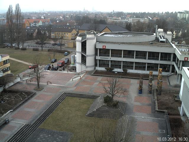 Foto der Webcam: Verwaltungsgeb&auml;ude, Innenhof mit Audimax, H&ouml;rsaal-Geb&auml;ude 1