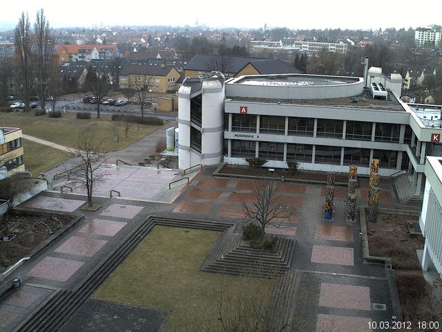 Foto der Webcam: Verwaltungsgeb&auml;ude, Innenhof mit Audimax, H&ouml;rsaal-Geb&auml;ude 1
