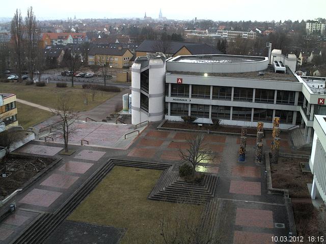 Foto der Webcam: Verwaltungsgeb&auml;ude, Innenhof mit Audimax, H&ouml;rsaal-Geb&auml;ude 1