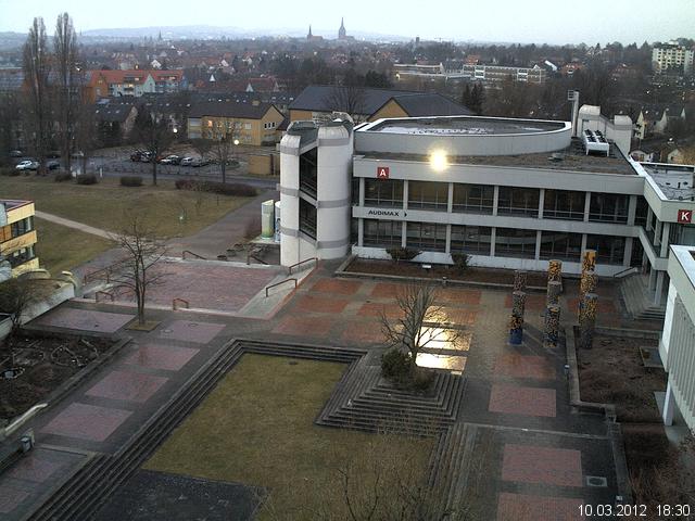 Foto der Webcam: Verwaltungsgeb&auml;ude, Innenhof mit Audimax, H&ouml;rsaal-Geb&auml;ude 1