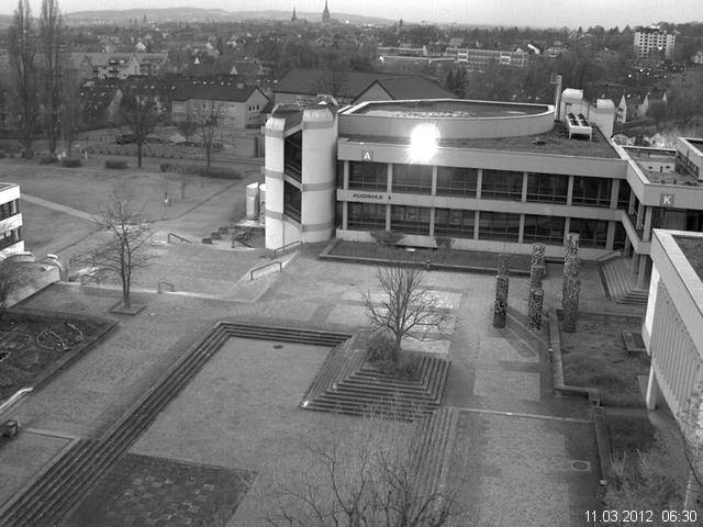 Foto der Webcam: Verwaltungsgeb&auml;ude, Innenhof mit Audimax, H&ouml;rsaal-Geb&auml;ude 1