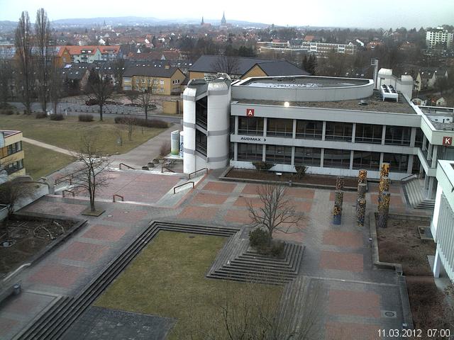 Foto der Webcam: Verwaltungsgeb&auml;ude, Innenhof mit Audimax, H&ouml;rsaal-Geb&auml;ude 1