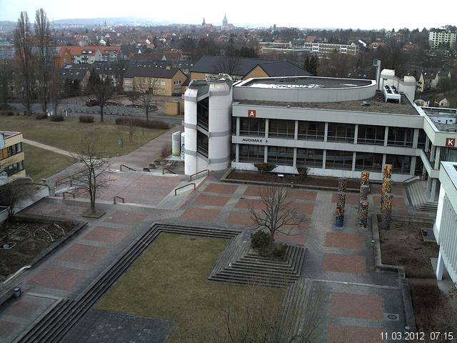 Foto der Webcam: Verwaltungsgeb&auml;ude, Innenhof mit Audimax, H&ouml;rsaal-Geb&auml;ude 1