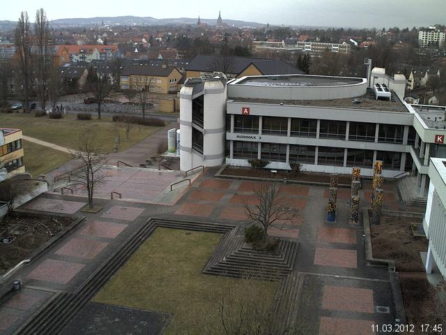Foto der Webcam: Verwaltungsgeb&auml;ude, Innenhof mit Audimax, H&ouml;rsaal-Geb&auml;ude 1