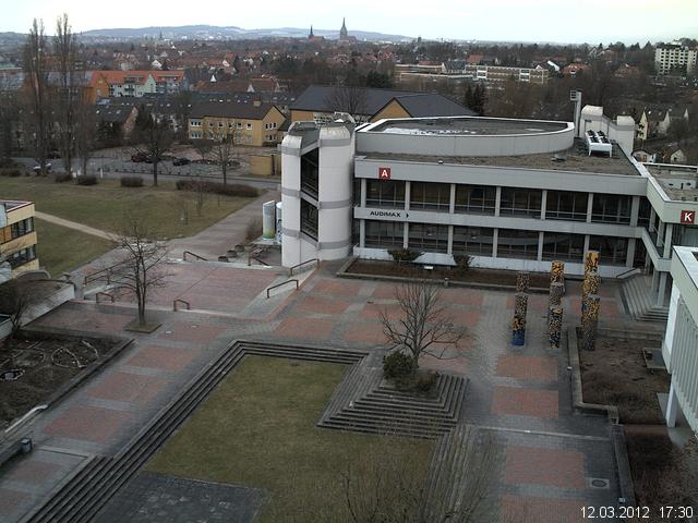 Foto der Webcam: Verwaltungsgeb&auml;ude, Innenhof mit Audimax, H&ouml;rsaal-Geb&auml;ude 1
