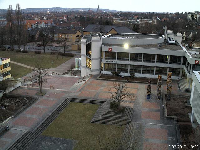 Foto der Webcam: Verwaltungsgeb&auml;ude, Innenhof mit Audimax, H&ouml;rsaal-Geb&auml;ude 1