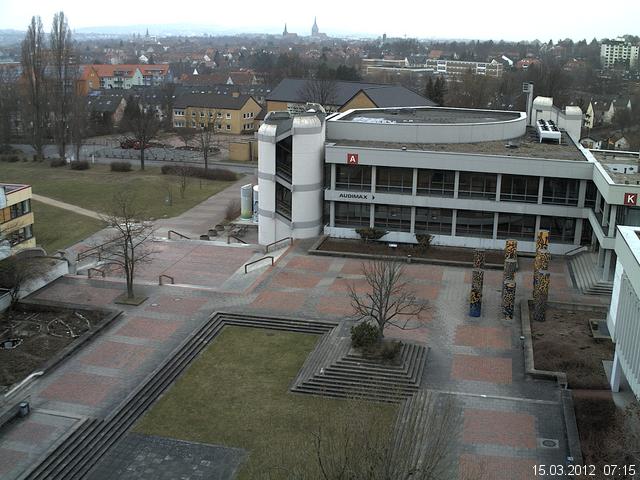 Foto der Webcam: Verwaltungsgeb&auml;ude, Innenhof mit Audimax, H&ouml;rsaal-Geb&auml;ude 1