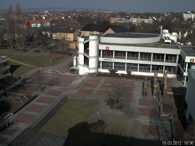 Foto der Webcam: Verwaltungsgeb&auml;ude, Innenhof mit Audimax, H&ouml;rsaal-Geb&auml;ude 1