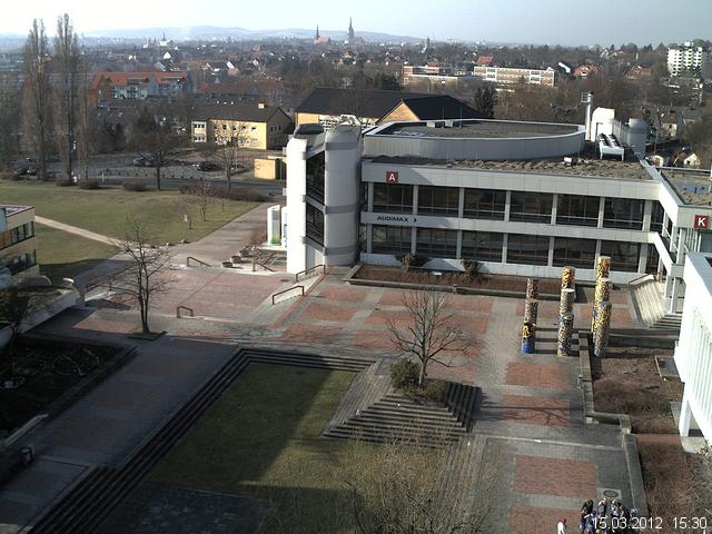 Foto der Webcam: Verwaltungsgeb&auml;ude, Innenhof mit Audimax, H&ouml;rsaal-Geb&auml;ude 1
