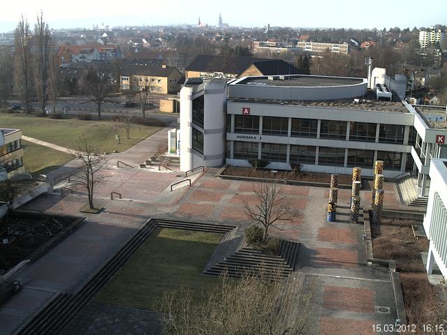 Foto der Webcam: Verwaltungsgeb&auml;ude, Innenhof mit Audimax, H&ouml;rsaal-Geb&auml;ude 1