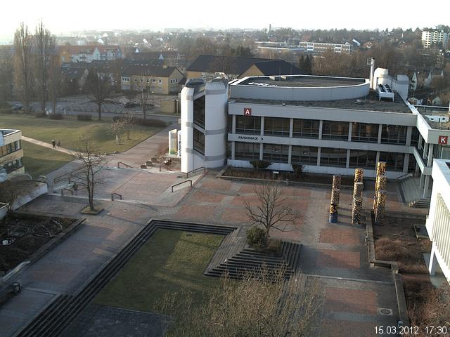 Foto der Webcam: Verwaltungsgeb&auml;ude, Innenhof mit Audimax, H&ouml;rsaal-Geb&auml;ude 1