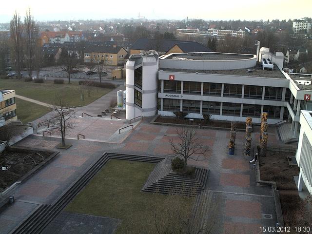 Foto der Webcam: Verwaltungsgeb&auml;ude, Innenhof mit Audimax, H&ouml;rsaal-Geb&auml;ude 1
