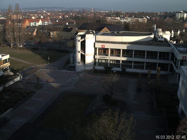 Foto der Webcam: Verwaltungsgeb&auml;ude, Innenhof mit Audimax, H&ouml;rsaal-Geb&auml;ude 1