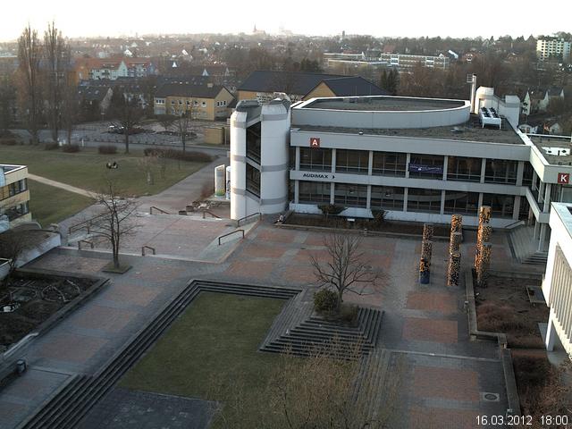 Foto der Webcam: Verwaltungsgeb&auml;ude, Innenhof mit Audimax, H&ouml;rsaal-Geb&auml;ude 1