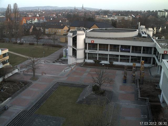 Foto der Webcam: Verwaltungsgeb&auml;ude, Innenhof mit Audimax, H&ouml;rsaal-Geb&auml;ude 1