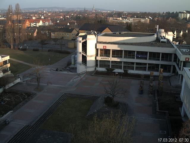 Foto der Webcam: Verwaltungsgeb&auml;ude, Innenhof mit Audimax, H&ouml;rsaal-Geb&auml;ude 1