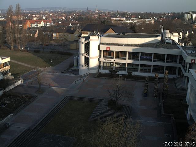 Foto der Webcam: Verwaltungsgeb&auml;ude, Innenhof mit Audimax, H&ouml;rsaal-Geb&auml;ude 1