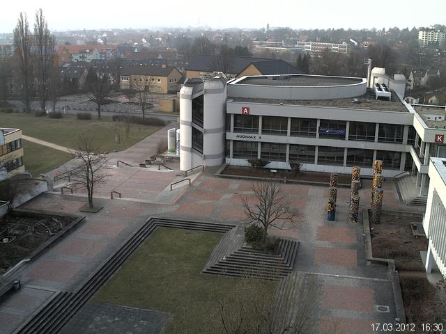 Foto der Webcam: Verwaltungsgeb&auml;ude, Innenhof mit Audimax, H&ouml;rsaal-Geb&auml;ude 1