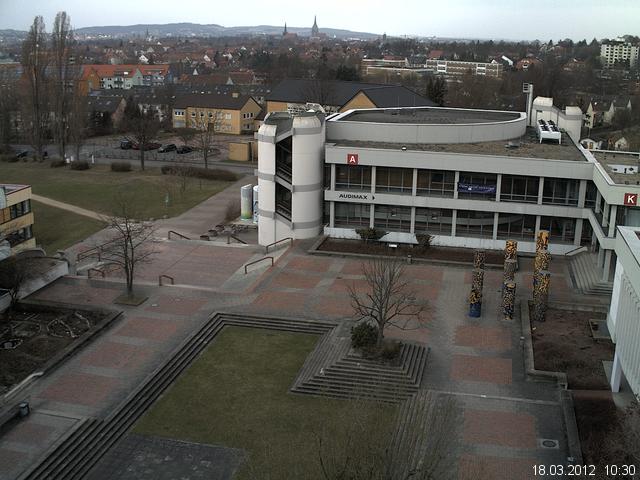 Foto der Webcam: Verwaltungsgeb&auml;ude, Innenhof mit Audimax, H&ouml;rsaal-Geb&auml;ude 1
