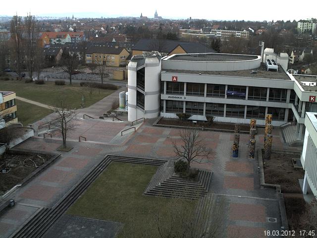 Foto der Webcam: Verwaltungsgeb&auml;ude, Innenhof mit Audimax, H&ouml;rsaal-Geb&auml;ude 1