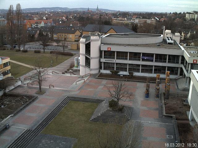 Foto der Webcam: Verwaltungsgeb&auml;ude, Innenhof mit Audimax, H&ouml;rsaal-Geb&auml;ude 1