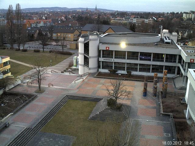 Foto der Webcam: Verwaltungsgeb&auml;ude, Innenhof mit Audimax, H&ouml;rsaal-Geb&auml;ude 1