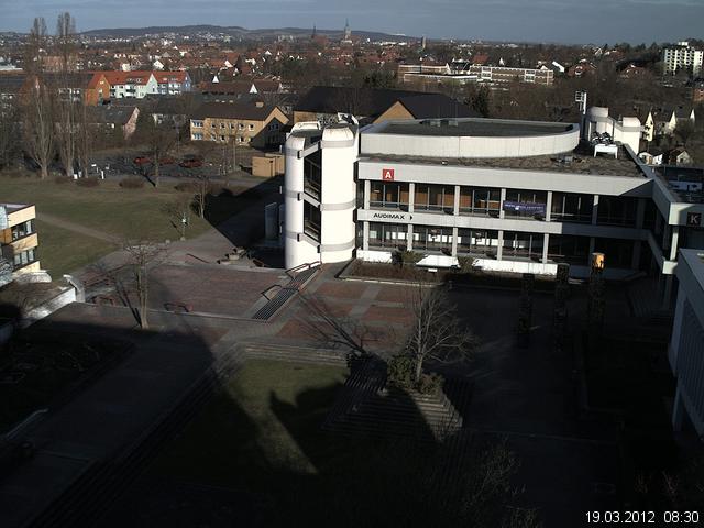 Foto der Webcam: Verwaltungsgeb&auml;ude, Innenhof mit Audimax, H&ouml;rsaal-Geb&auml;ude 1