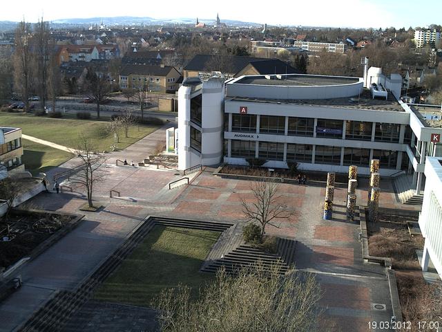 Foto der Webcam: Verwaltungsgeb&auml;ude, Innenhof mit Audimax, H&ouml;rsaal-Geb&auml;ude 1