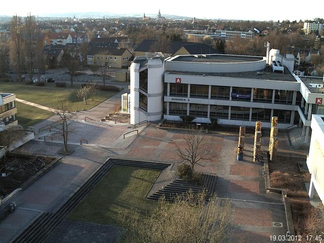 Foto der Webcam: Verwaltungsgeb&auml;ude, Innenhof mit Audimax, H&ouml;rsaal-Geb&auml;ude 1
