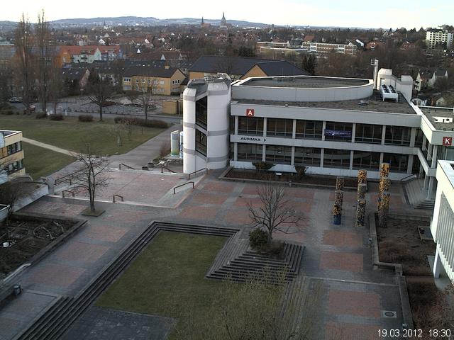 Foto der Webcam: Verwaltungsgeb&auml;ude, Innenhof mit Audimax, H&ouml;rsaal-Geb&auml;ude 1