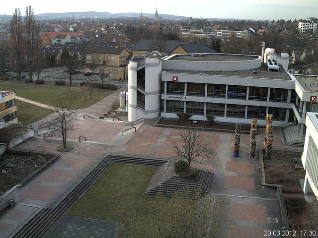 Foto der Webcam: Verwaltungsgeb&auml;ude, Innenhof mit Audimax, H&ouml;rsaal-Geb&auml;ude 1