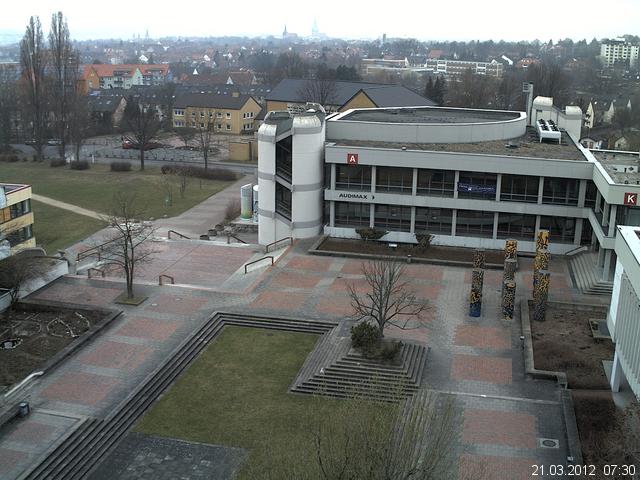 Foto der Webcam: Verwaltungsgeb&auml;ude, Innenhof mit Audimax, H&ouml;rsaal-Geb&auml;ude 1