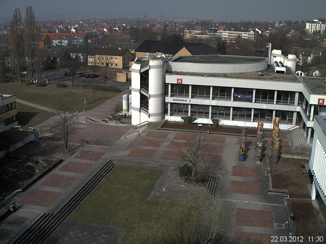 Foto der Webcam: Verwaltungsgeb&auml;ude, Innenhof mit Audimax, H&ouml;rsaal-Geb&auml;ude 1