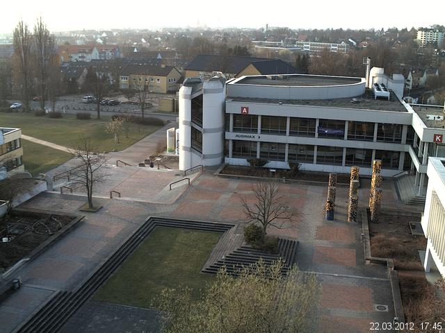 Foto der Webcam: Verwaltungsgeb&auml;ude, Innenhof mit Audimax, H&ouml;rsaal-Geb&auml;ude 1
