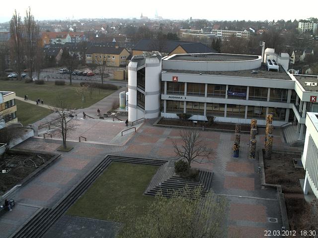Foto der Webcam: Verwaltungsgeb&auml;ude, Innenhof mit Audimax, H&ouml;rsaal-Geb&auml;ude 1