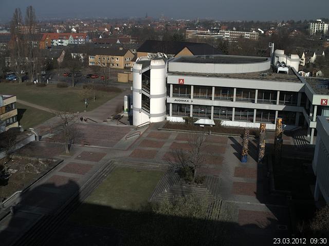 Foto der Webcam: Verwaltungsgeb&auml;ude, Innenhof mit Audimax, H&ouml;rsaal-Geb&auml;ude 1