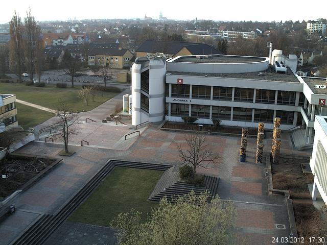 Foto der Webcam: Verwaltungsgeb&auml;ude, Innenhof mit Audimax, H&ouml;rsaal-Geb&auml;ude 1