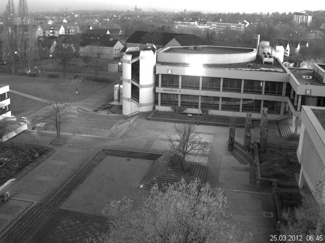 Foto der Webcam: Verwaltungsgeb&auml;ude, Innenhof mit Audimax, H&ouml;rsaal-Geb&auml;ude 1